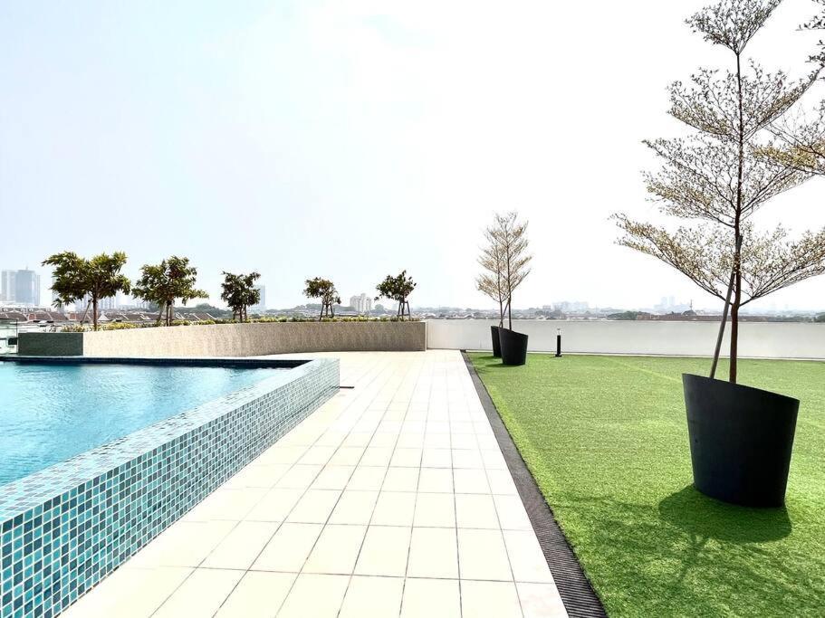 Urban Home-Swimming Pool-City Center Malacca Kültér fotó